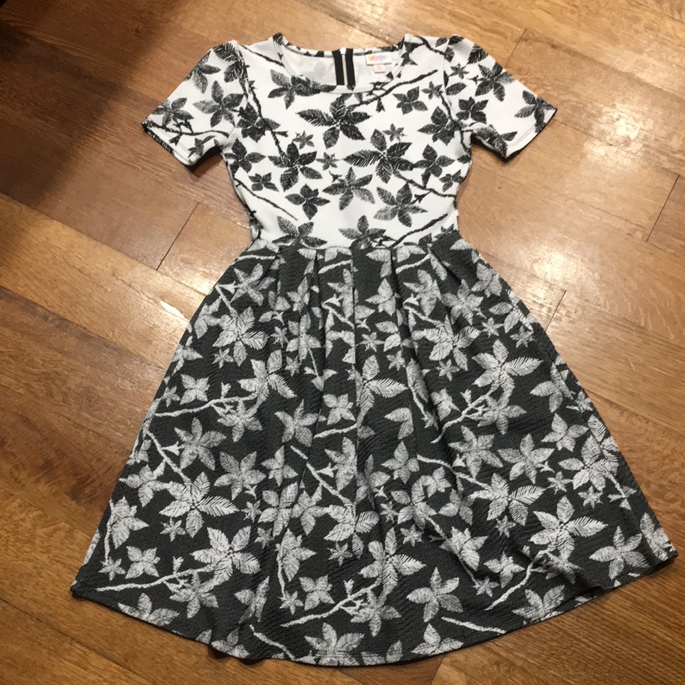 LuLaRoe black and white dress size XS